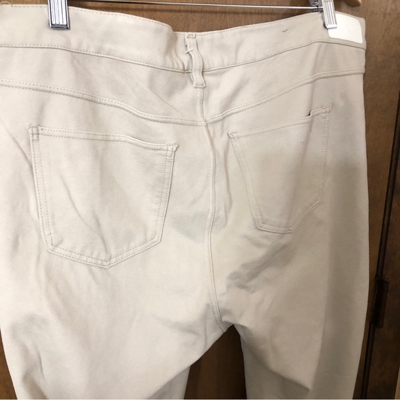 Celebrity Pink Woman’s 20 Boot Cut Jeans Khakis - Picture 2 of 11